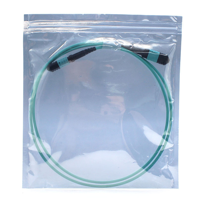 Flexibel en duurzaam glasvezelpatchkabel met MPO-connector voor veelzijdige netwerkaanpassingen