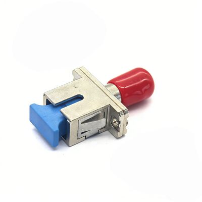 FTTH SC UPC naar ST UPC Simplex Glasvezel Adapter met 0,2 dB Invoegverlies in Metalen Behuizing met Flens en 500 Cycli Duurzaamheid